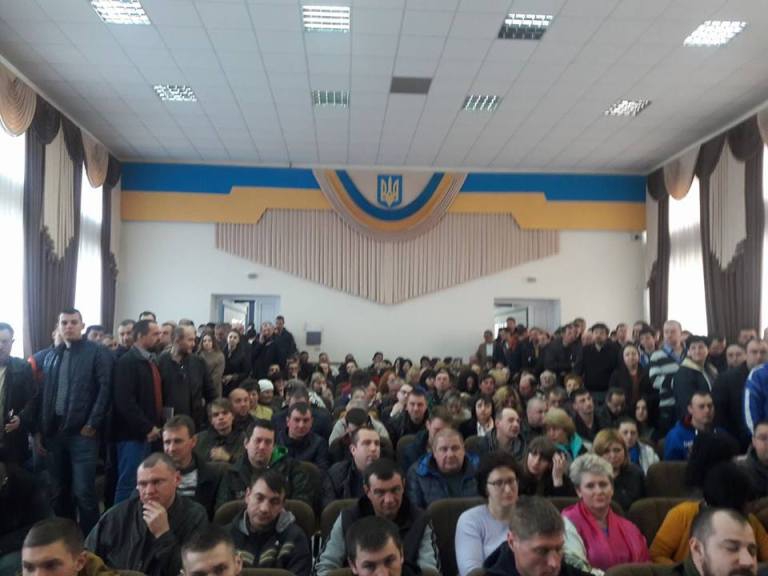 Мать Лободы сложила полномочия местного депутата - 40473 Мать Лободы сложила полномочия местного депутата - фото 40473