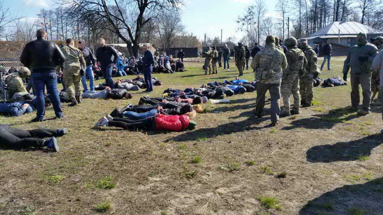 Под Черниговом преступники держали в плену около 200 наркоманов - 40496 Под Черниговом преступники держали в плену около 200 наркоманов - фото 40496