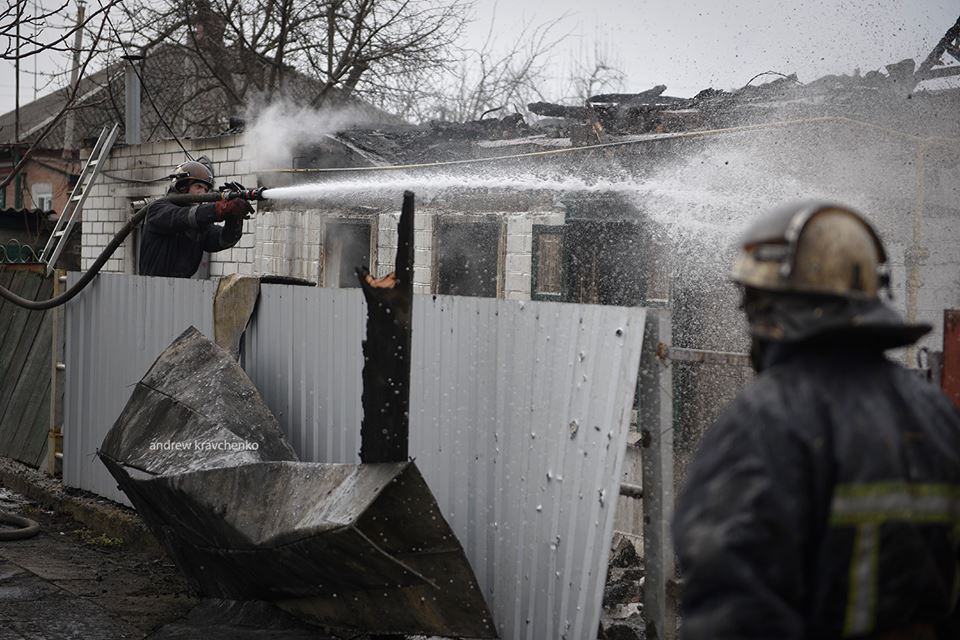Балаклея - последствия взрывов снарядов: фоторепортаж - 39662 Балаклея - последствия взрывов снарядов: фоторепортаж - фото 39662