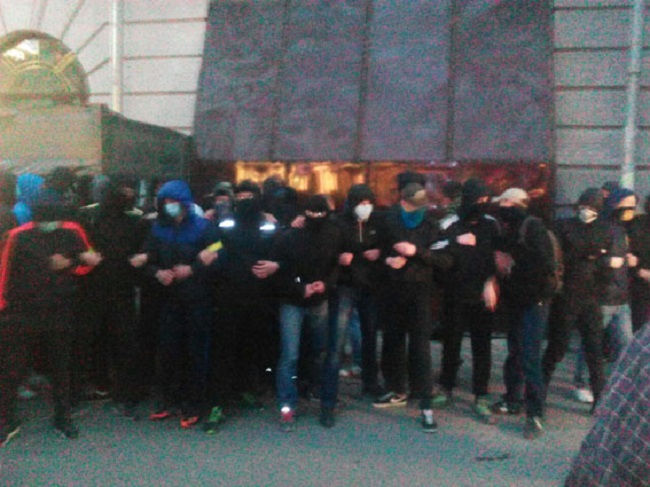 В Полтаве произошли стычки на акции против застройки: есть пострадавшие - 41332 В Полтаве произошли стычки на акции против застройки: есть пострадавшие - фото 41332
