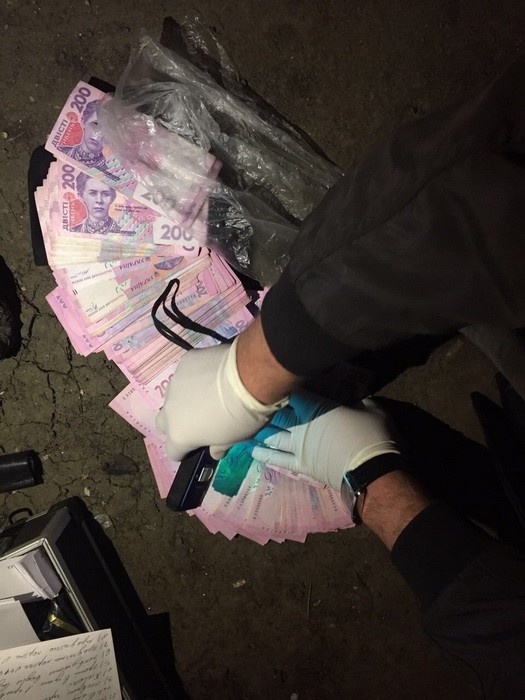 Во Львовской области полицейский попался на крупной взятке - 43448 Во Львовской области полицейский попался на крупной взятке - фото 43448
