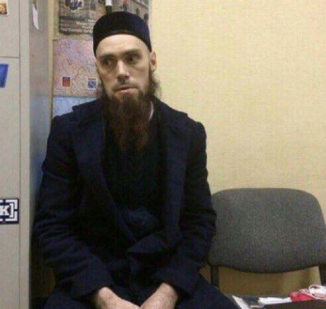 В полицию явился подозреваемый во взрыве метро в Санкт-Петербурге - 41035 В полицию явился подозреваемый во взрыве метро в Санкт-Петербурге - фото 41035