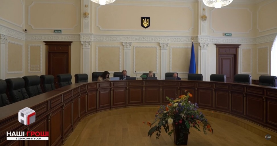 Перевантажені: робочий день чиновників із зарплатнею у 200 тисяч гривень триває 4 години - 43782 Перевантажені: робочий день чиновників із зарплатнею у 200 тисяч гривень триває 4 години - фото 43782