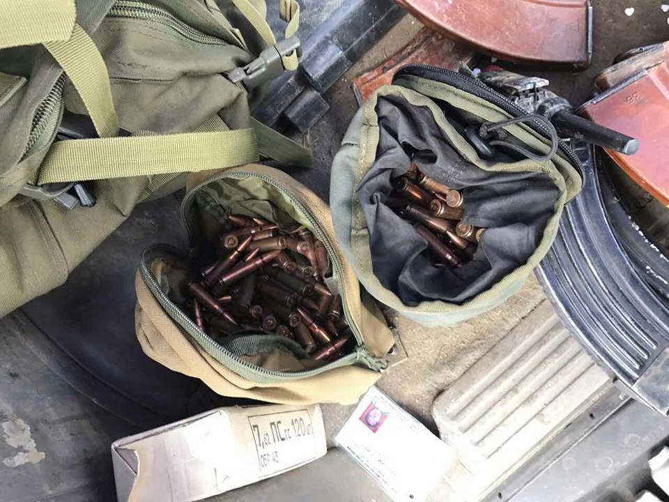В Харьковской области задержали забитый оружием автомобиль - 42064 В Харьковской области задержали забитый оружием автомобиль - фото 42064