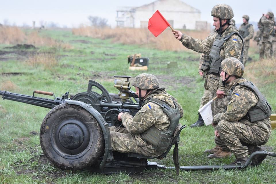В Луганской области прошли боевые учения со стрельбами - 42887 В Луганской области прошли боевые учения со стрельбами - фото 42887