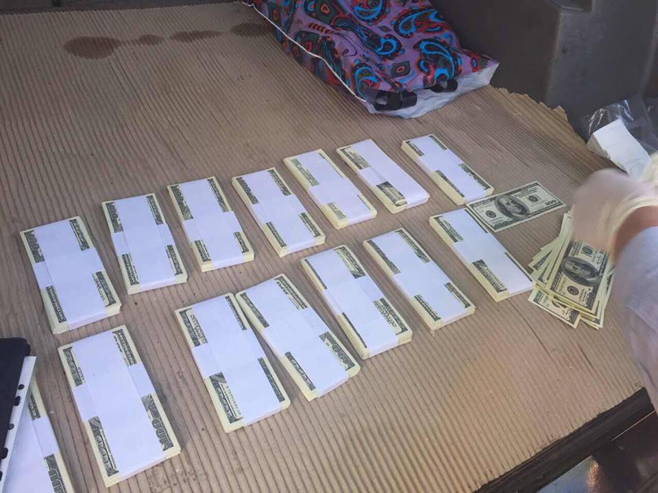 Сотрудник НАБУ вымогал от предпринимателя взятку в $300 тысяч - 47434 Сотрудник НАБУ вымогал от предпринимателя взятку в $300 тысяч - фото 47434