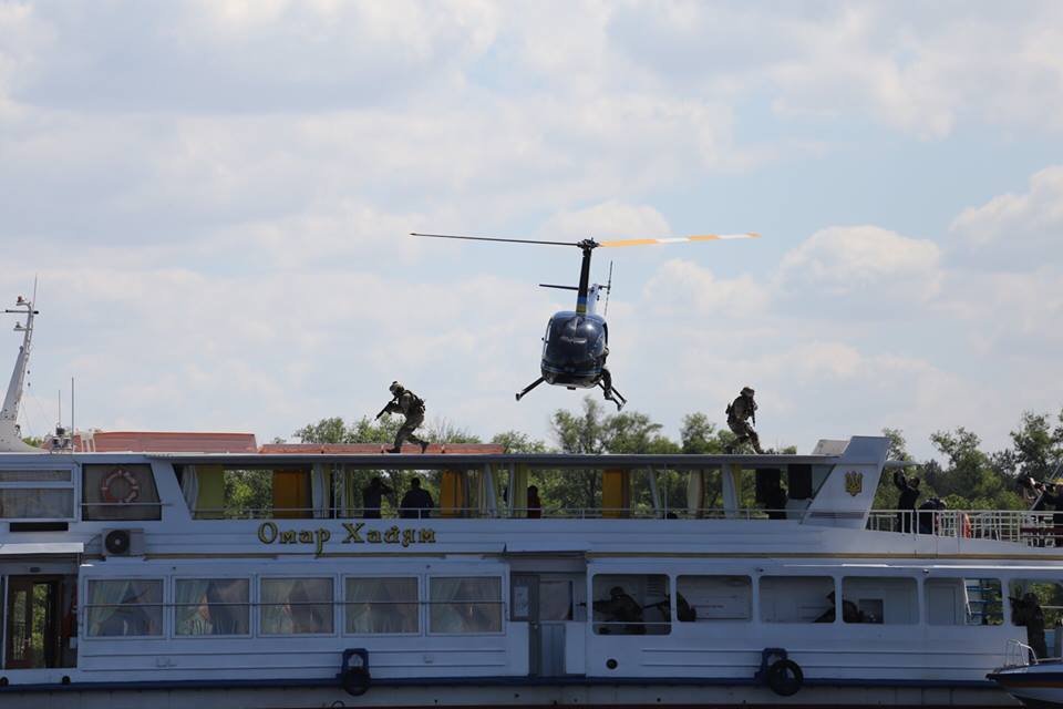В Киеве запустили речную полицию, на очереди еще 8 областей - 47339 В Киеве запустили речную полицию, на очереди еще 8 областей - фото 47339