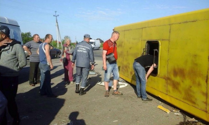 В Запорожской области маршрутка столкнулась с автобусом, 32 пострадавших - 48780 В Запорожской области маршрутка столкнулась с автобусом, 32 пострадавших - фото 48780
