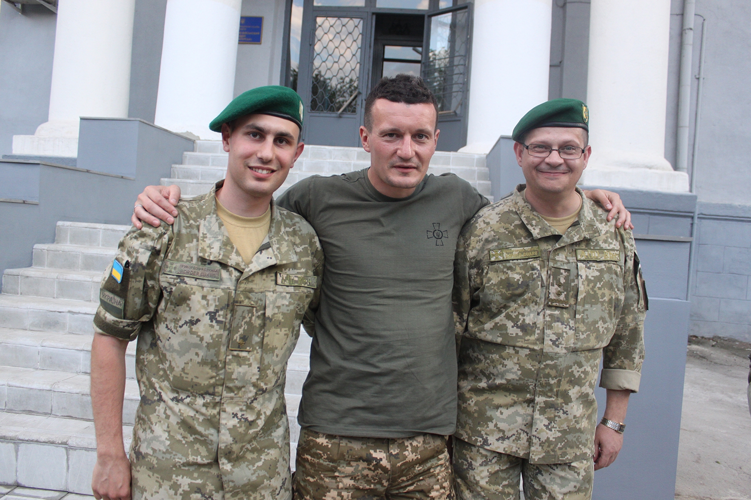 Футболисты Федецкий и Кополовец под носом у боевиков сыграли матч с военными - 53126 Футболисты Федецкий и Кополовец под носом у боевиков сыграли матч с военными - фото 53126