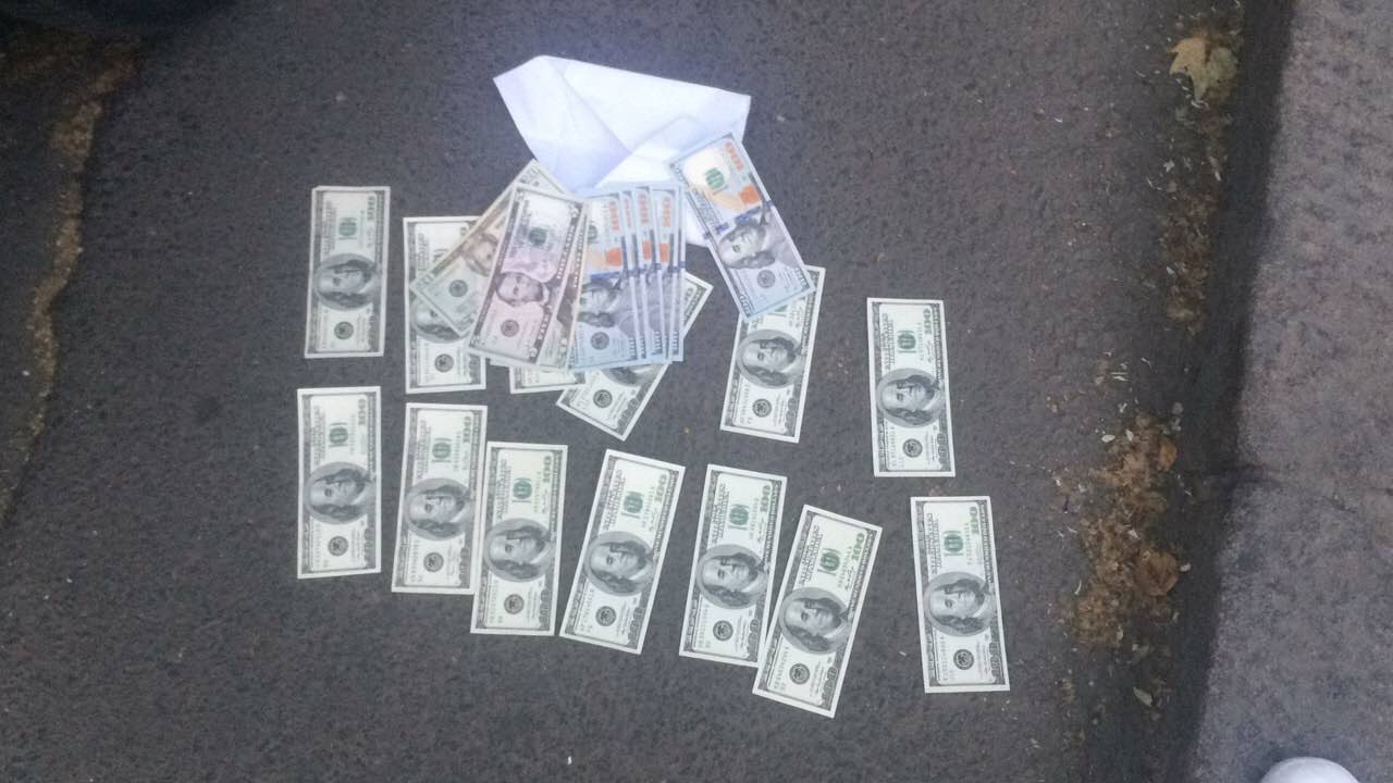 Чиновник Госфискальной службы Николаевской области попался на взятке - 49364 Чиновник Госфискальной службы Николаевской области попался на взятке - фото 49364