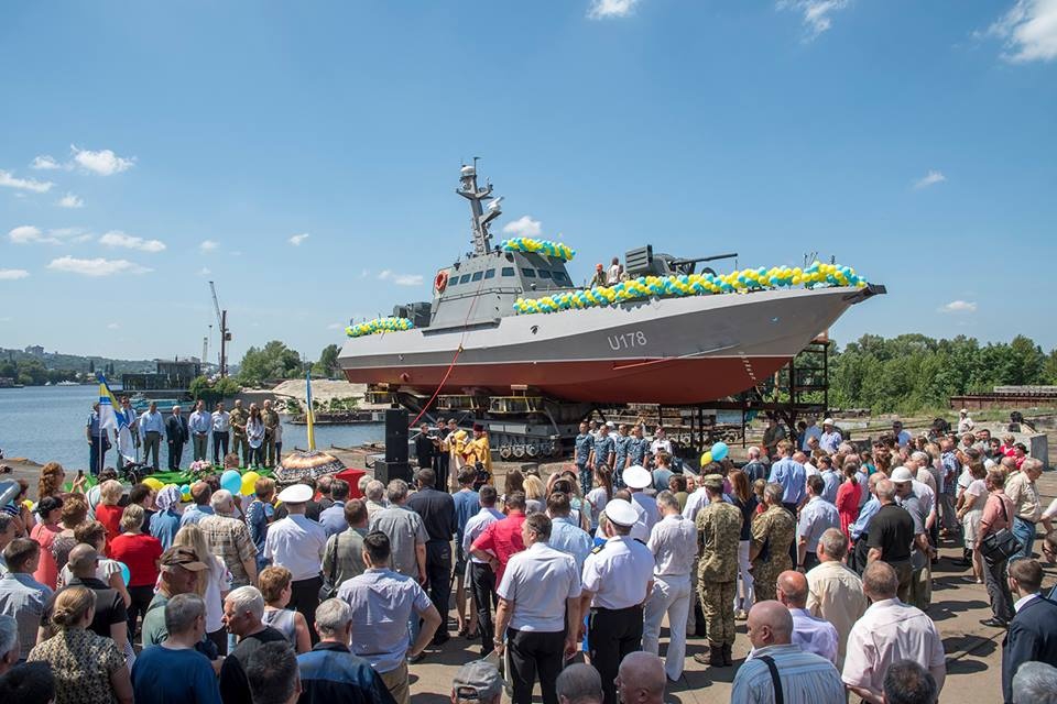 Певица Руслана крестила новый артиллерийский катер ВСУ - 54848 Певица Руслана крестила новый артиллерийский катер ВСУ - фото 54848