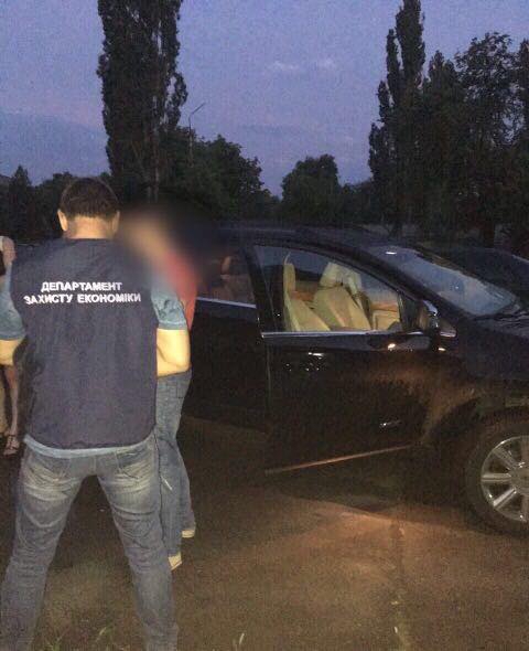 Руководитель госгеокадастра Луганской области попался на миллионной взятке - 53006 Руководитель госгеокадастра Луганской области попался на миллионной взятке - фото 53006