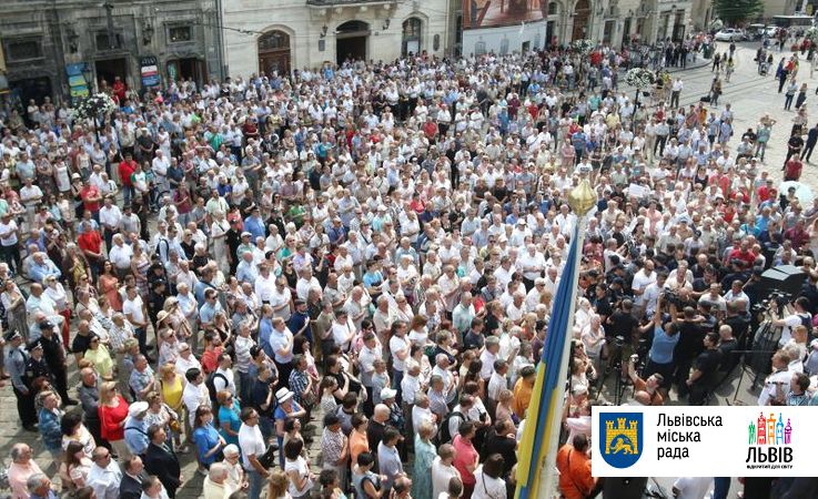 Около 5 тысяч пришли на вече - 53955 Около 5 тысяч пришли на вече - фото 53955