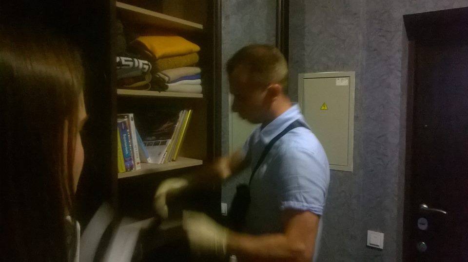 В доме главреда "Страна.ua" Гужвы проходит обыск - 53592 В доме главреда "Страна.ua" Гужвы проходит обыск - фото 53592