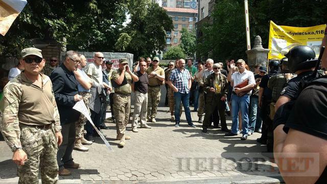 В центре Киева подрались "айдаровцы" и охрана президента - 52474 В центре Киева подрались "айдаровцы" и охрана президента - фото 52474