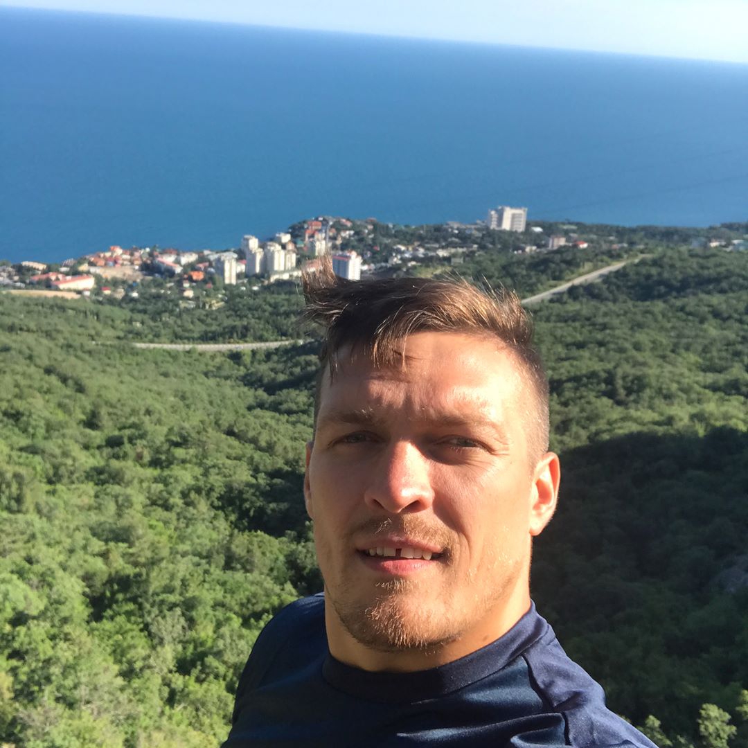 Усик опубликовал фото из оккупированного Крыма - 49783 Усик опубликовал фото из оккупированного Крыма - фото 49783
