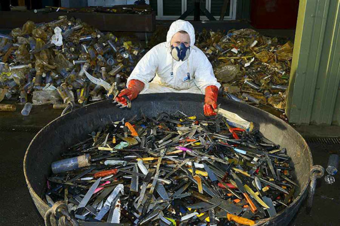 100 тысяч ножей скульптор собрал в качестве пожертвований для своей работы - 61969 100 тысяч ножей скульптор собрал в качестве пожертвований для своей работы - фото 61969