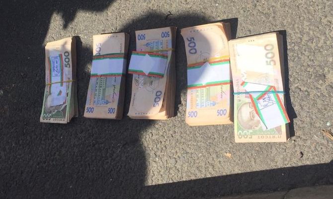 Главный инспектор ГФС Киевской области попался на взятке в 260 тысяч - 59437 Главный инспектор ГФС Киевской области попался на взятке в 260 тысяч - фото 59437