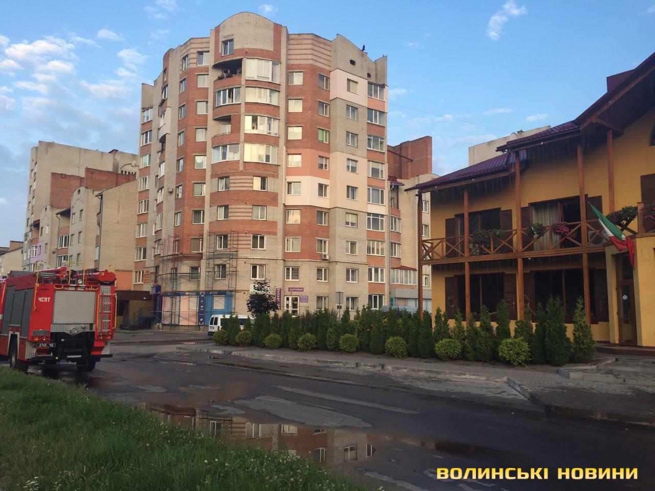 Пожар потушили под утро - 60050 Пожар потушили под утро - фото 60050