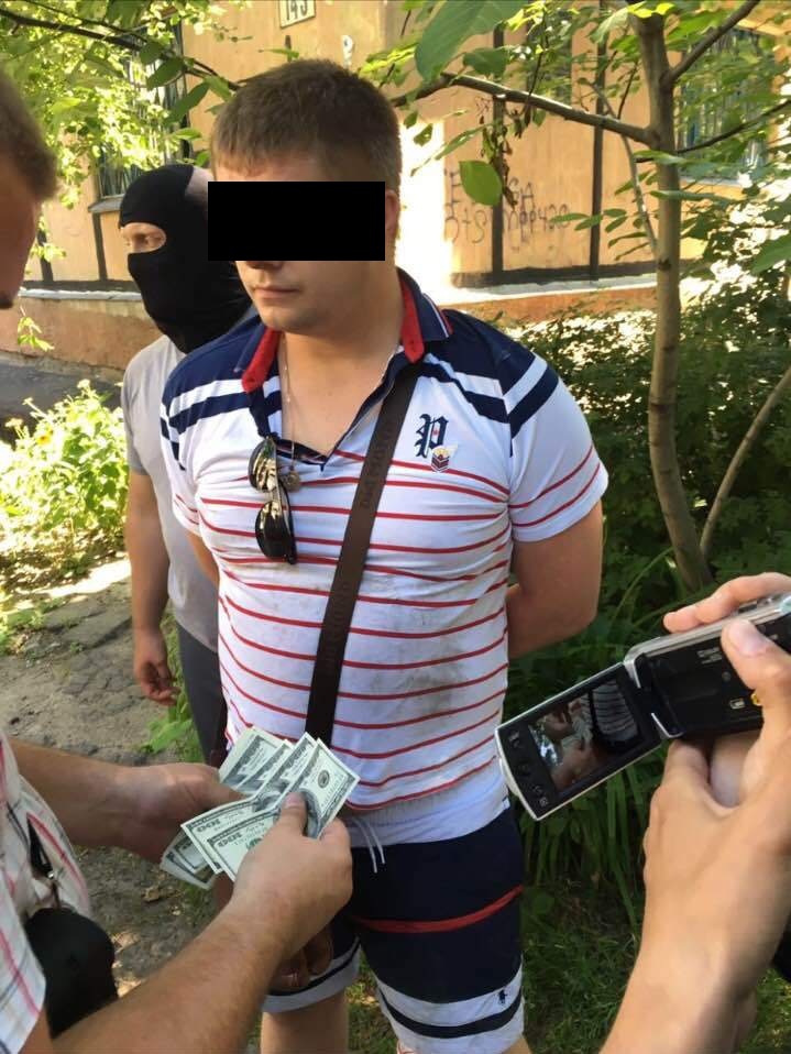 Сотрудник СБУ крышевал порно-бизнес - 59059 Сотрудник СБУ крышевал порно-бизнес - фото 59059