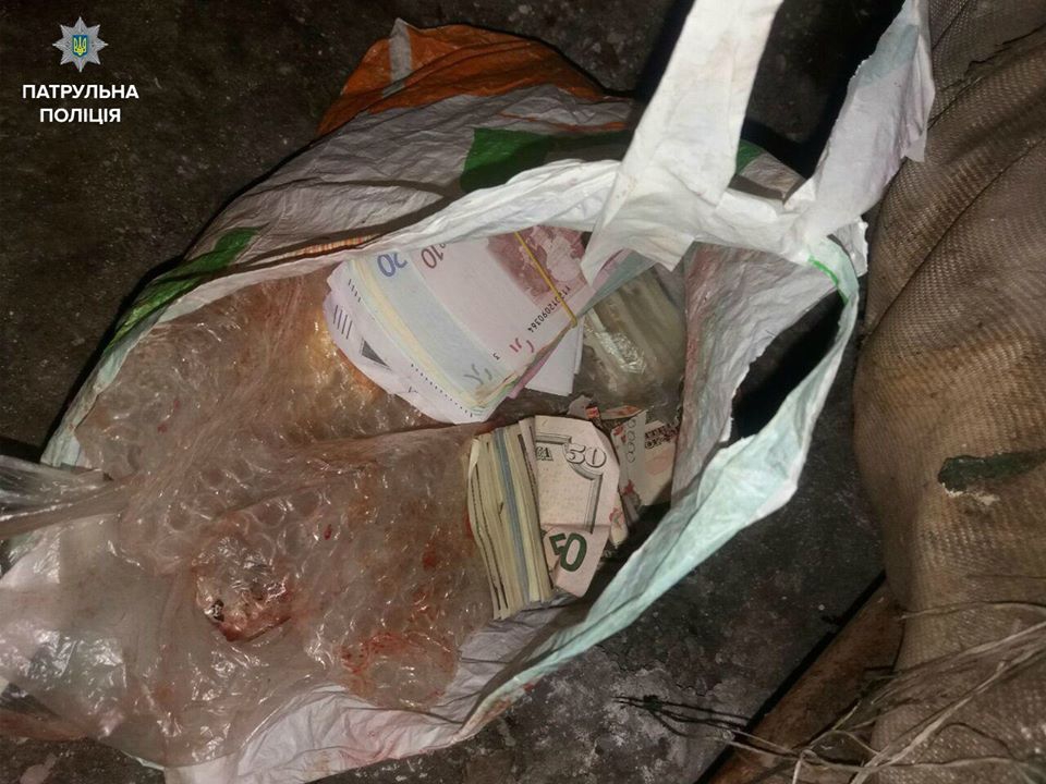 В Запорожье у пенсионерки украли почти 2,5 миллиона гривен - 57583 В Запорожье у пенсионерки украли почти 2,5 миллиона гривен - фото 57583
