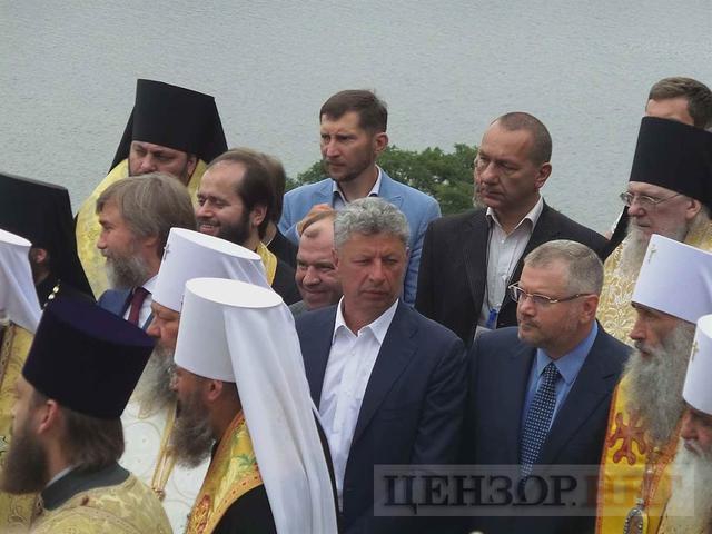 Крестный ход-2018: Новинский, Вилкул и Добкин помолились на Владимирской горке - 61305 Крестный ход-2018: Новинский, Вилкул и Добкин помолились на Владимирской горке - фото 61305