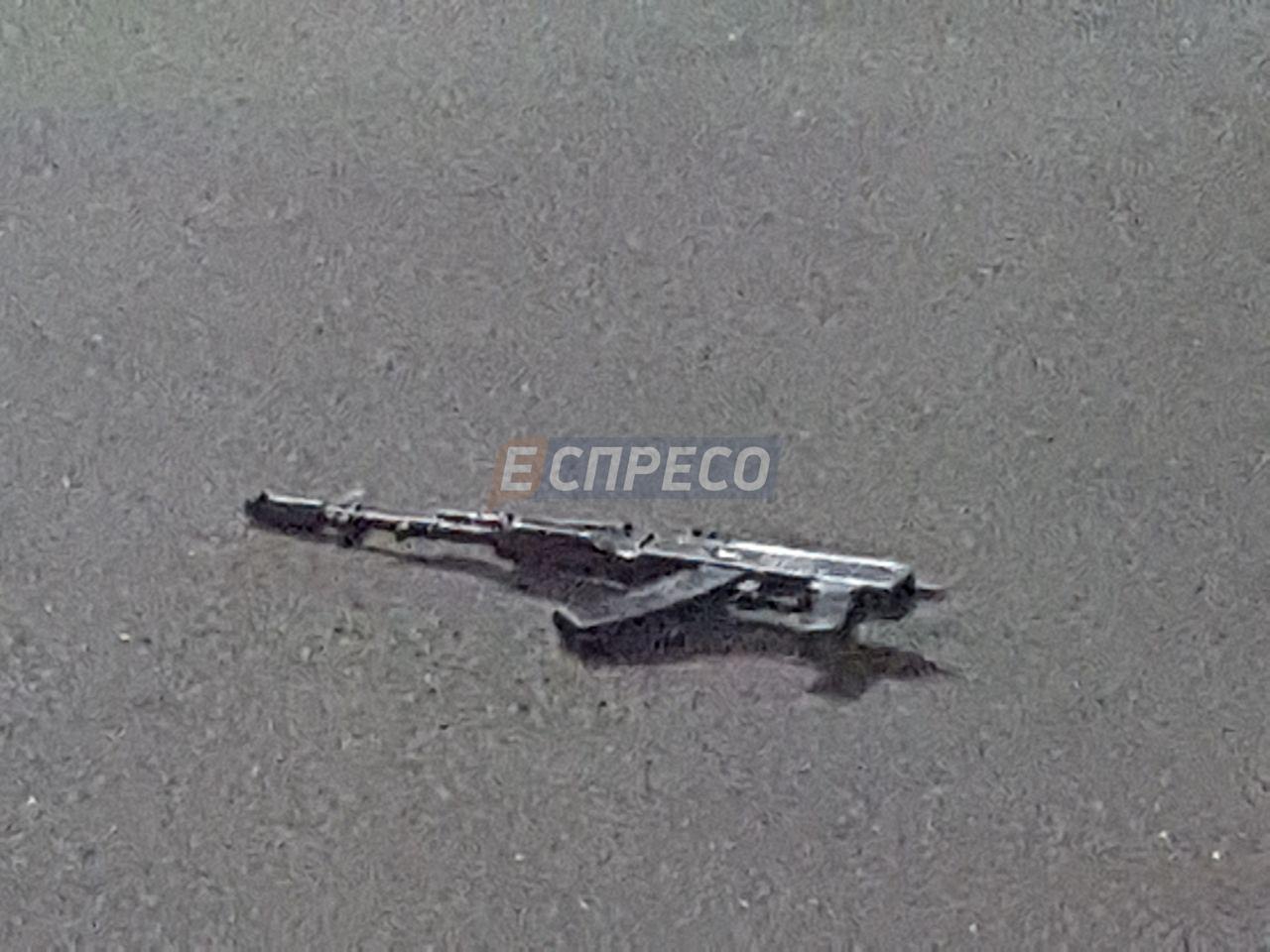 Мужчину расстреляли из автомата возле метро "Черниговская" в Киеве - 59195 Мужчину расстреляли из автомата возле метро "Черниговская" в Киеве - фото 59195