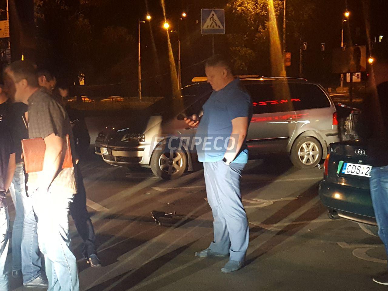 Мужчину расстреляли из автомата возле метро "Черниговская" в Киеве - 59197 Мужчину расстреляли из автомата возле метро "Черниговская" в Киеве - фото 59197