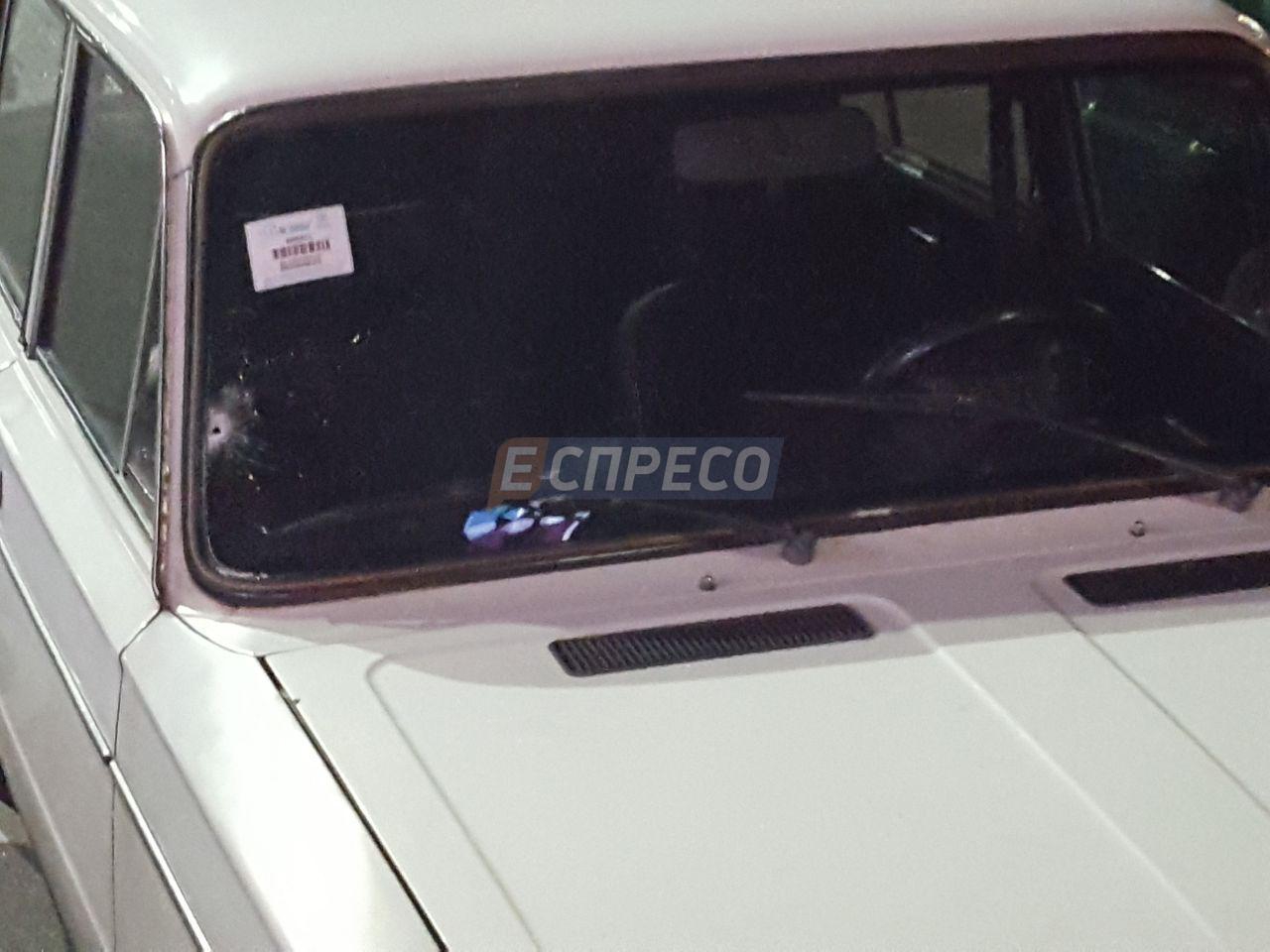 Мужчину расстреляли из автомата возле метро "Черниговская" в Киеве - 59191 Мужчину расстреляли из автомата возле метро "Черниговская" в Киеве - фото 59191