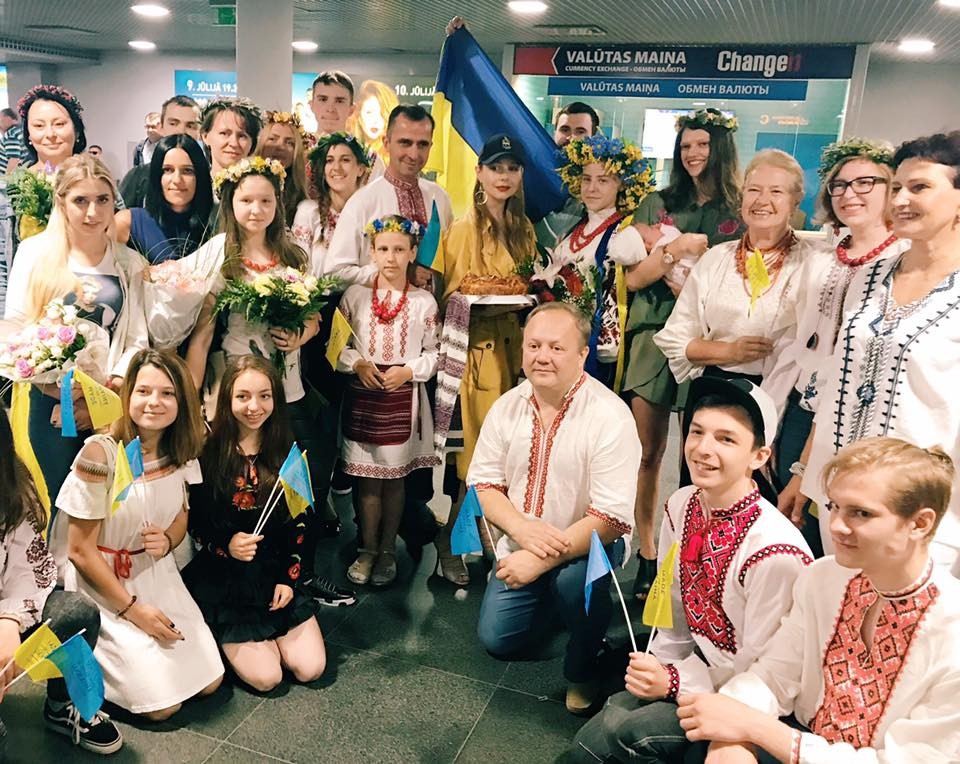 Тину Кароль встретила украинская диаспора в Латвии - 56767 Тину Кароль встретила украинская диаспора в Латвии - фото 56767