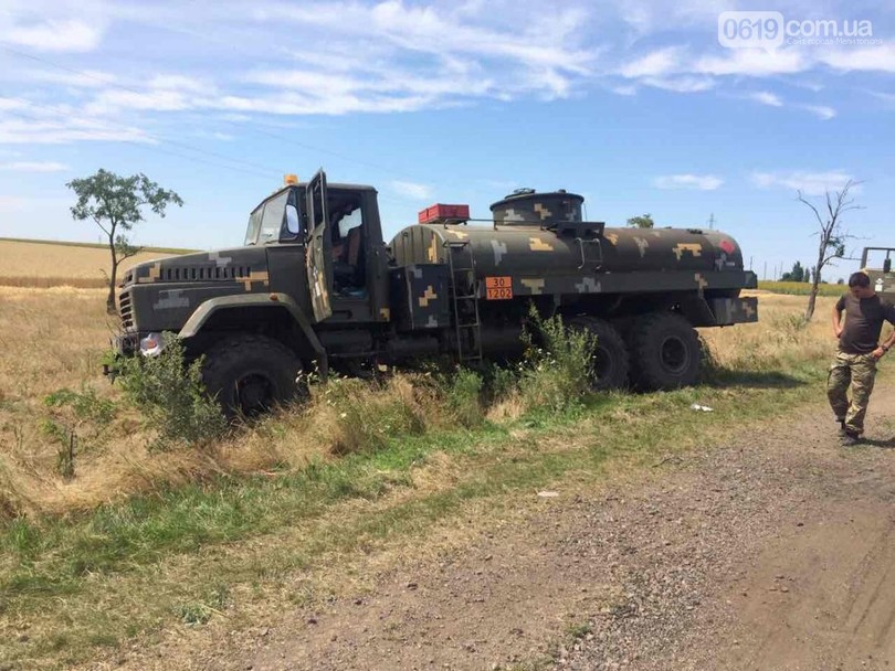 Женщина спровоцировала ДТП с колонной военной техники - 59029 Женщина спровоцировала ДТП с колонной военной техники - фото 59029