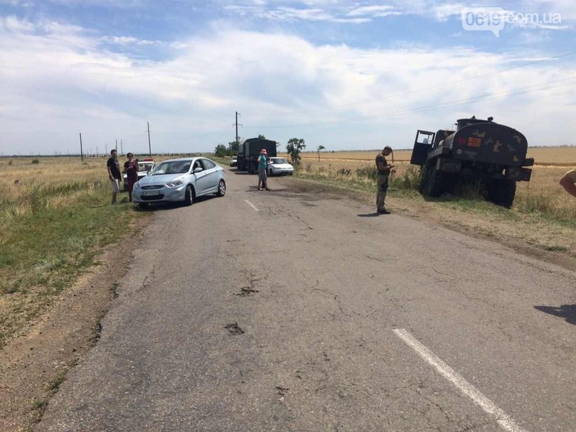 Женщина спровоцировала ДТП с колонной военной техники - 59028 Женщина спровоцировала ДТП с колонной военной техники - фото 59028