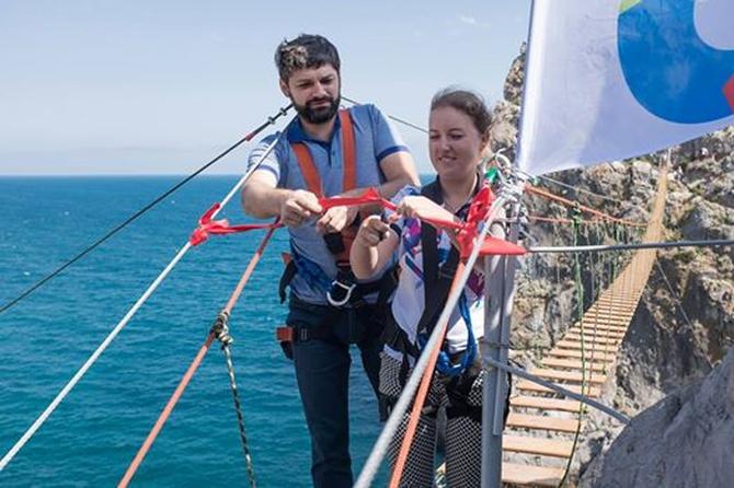 В Крыму рухнул распиаренный оккупантами мост - 62098 В Крыму рухнул распиаренный оккупантами мост - фото 62098