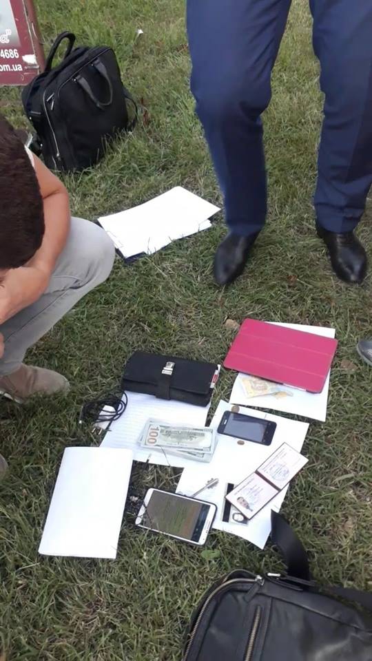 В аэропорту "Киев" начальник полиции попался на взятке - 67155 В аэропорту "Киев" начальник полиции попался на взятке - фото 67155