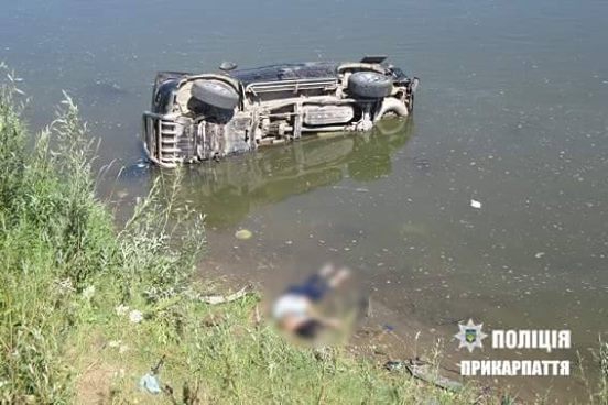 В Ивано-Франковской области пьяный депутат влетел в реку, есть погибший - 62686 В Ивано-Франковской области пьяный депутат влетел в реку, есть погибший - фото 62686