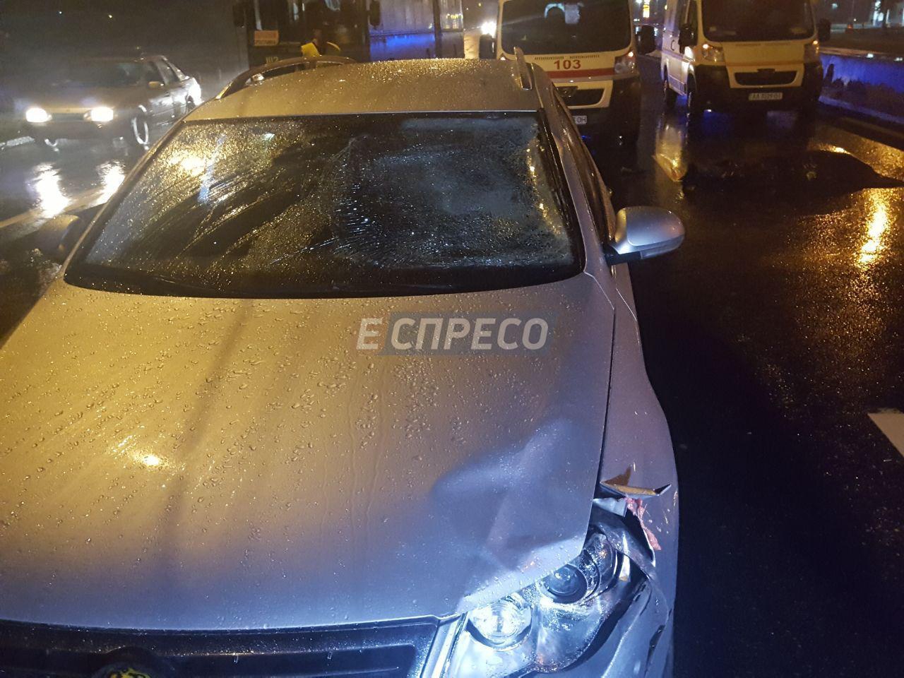Volkswagen насмерть сбил водителя троллейбуса, поправлявшего контактную сеть - 64385 Volkswagen насмерть сбил водителя троллейбуса, поправлявшего контактную сеть - фото 64385