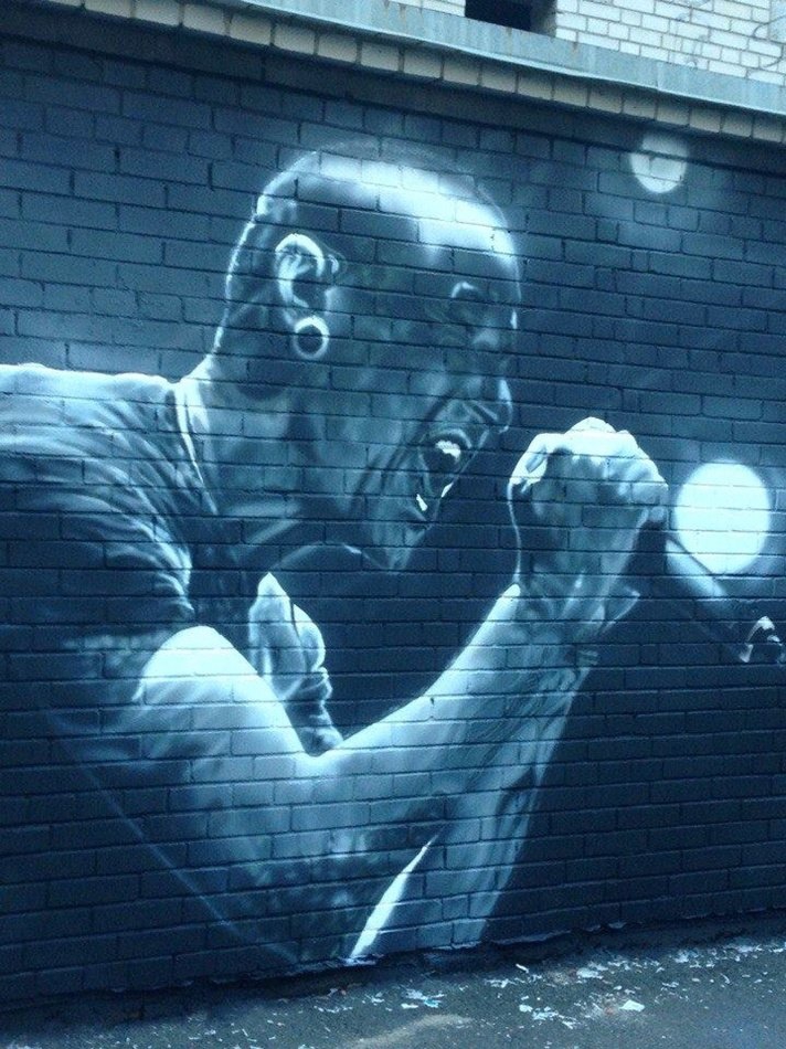 В Киеве появился мурал с покойным фронтменом Linkin Park Честером Беннингтоном - 68848 В Киеве появился мурал с покойным фронтменом Linkin Park Честером Беннингтоном - фото 68848
