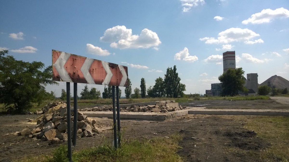 В "ЛНР" прогремел взрыв, есть пострадавшие - 63046 В "ЛНР" прогремел взрыв, есть пострадавшие - фото 63046