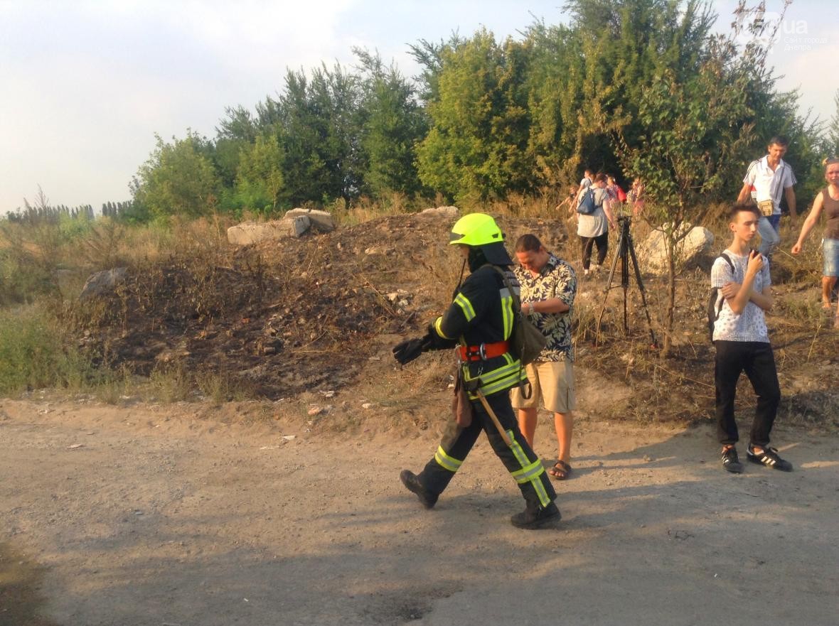 В Днепре сильный пожар на складах перекинулся на жилые дома - 67958 В Днепре сильный пожар на складах перекинулся на жилые дома - фото 67958