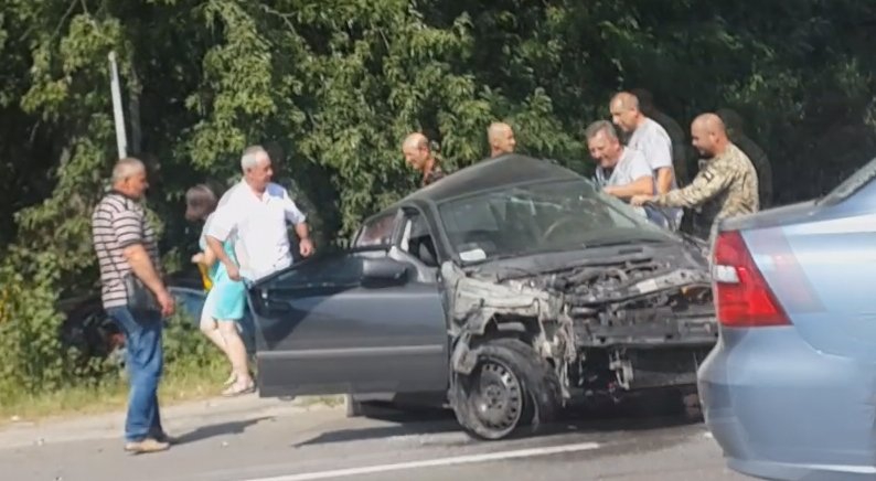 Камеры наблюдения сняли, что Петр Дыминский находился за рулем "Мерседеса" перед аварией - 69101 Камеры наблюдения сняли, что Петр Дыминский находился за рулем "Мерседеса" перед аварией - фото 69101