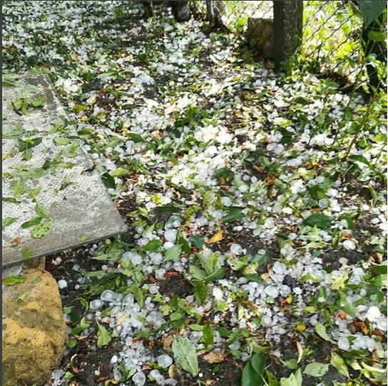 В Крыму курортный городок попал под страшный град - 66393 В Крыму курортный городок попал под страшный град - фото 66393
