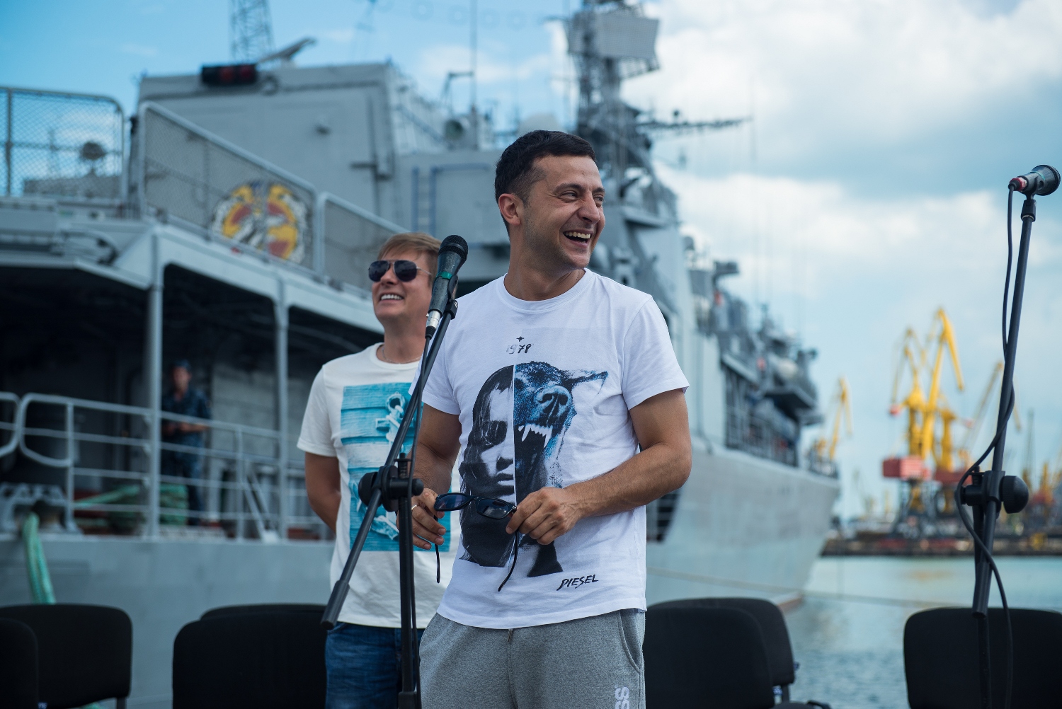 Зеленский, Кошевой и Казанин встретились с украинскими моряками в Одессе - 63688 Зеленский, Кошевой и Казанин встретились с украинскими моряками в Одессе - фото 63688