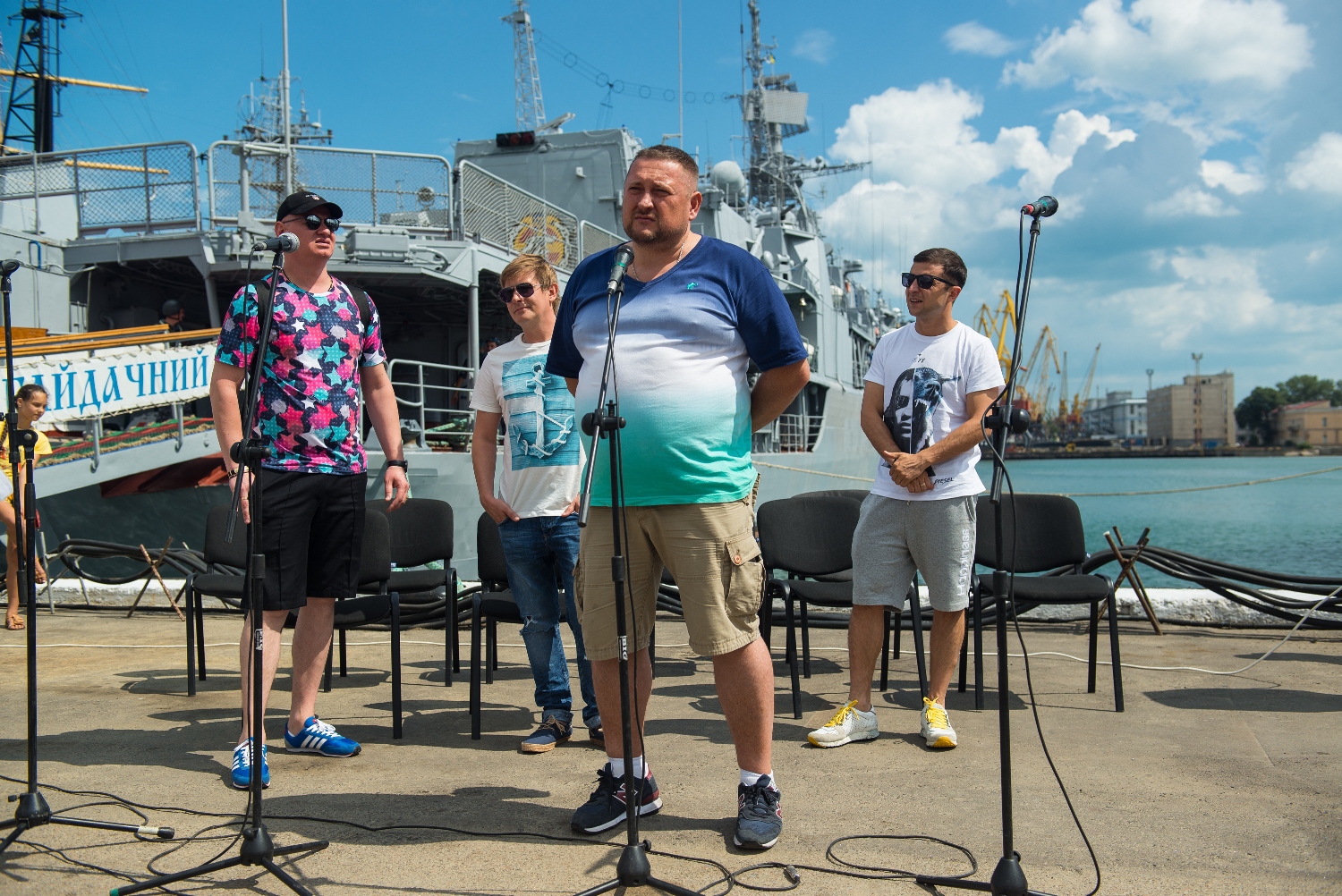 Зеленский, Кошевой и Казанин встретились с украинскими моряками в Одессе - 63686 Зеленский, Кошевой и Казанин встретились с украинскими моряками в Одессе - фото 63686