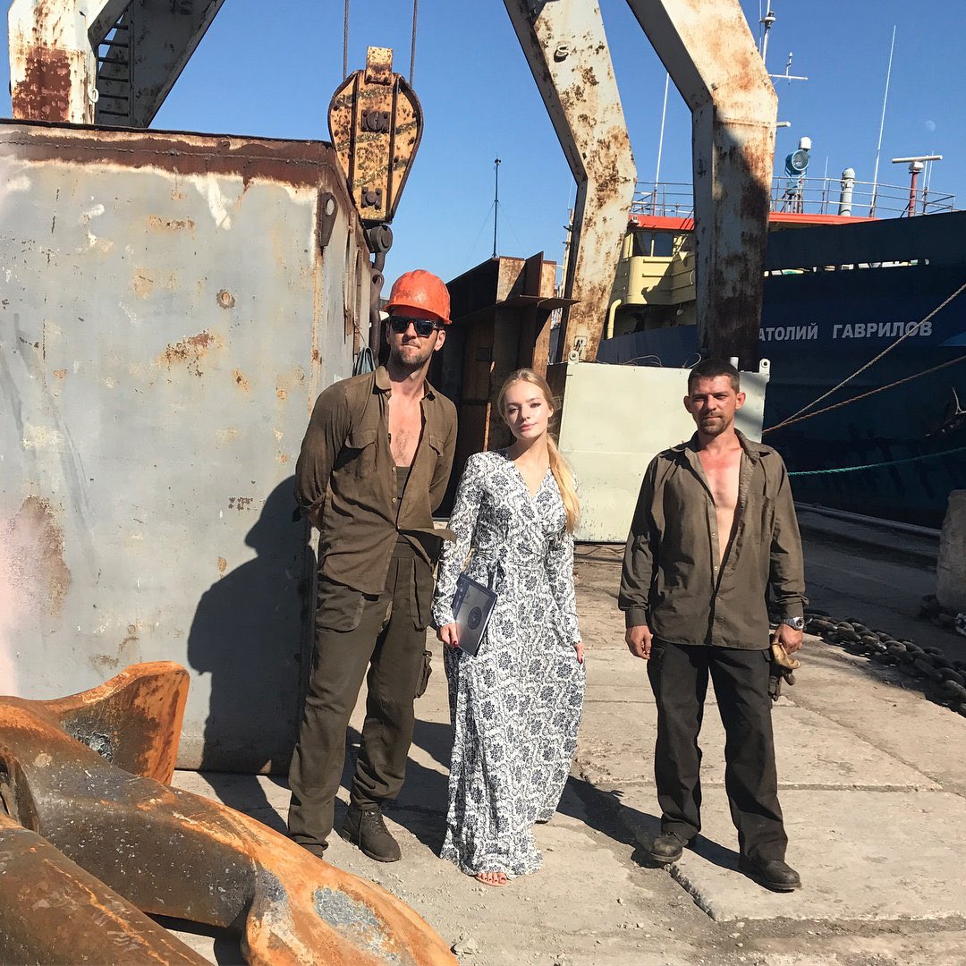 Елизавета Пескова с новыми друзьями - 63070 Елизавета Пескова с новыми друзьями - фото 63070