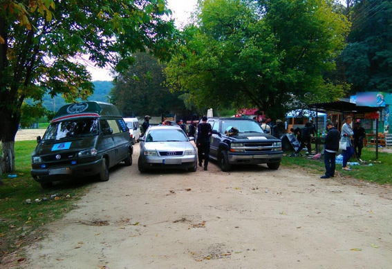 Полиция Львовской области обнаружила большую группу в униформе - 73385 Полиция Львовской области обнаружила большую группу в униформе - фото 73385