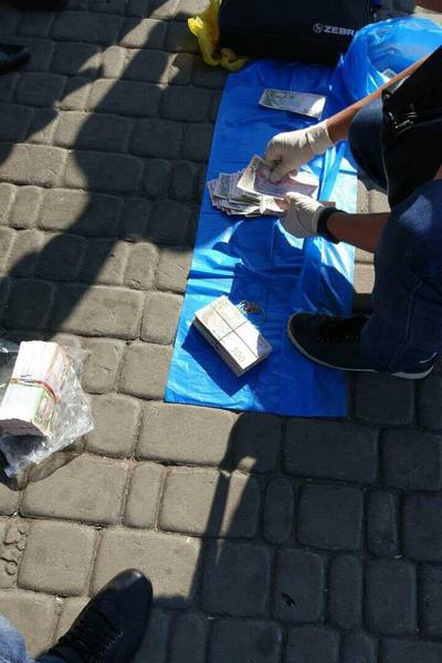 Бывший топ-чиновник попался на крупной взятке в Харькове - 76357 Бывший топ-чиновник попался на крупной взятке в Харькове - фото 76357