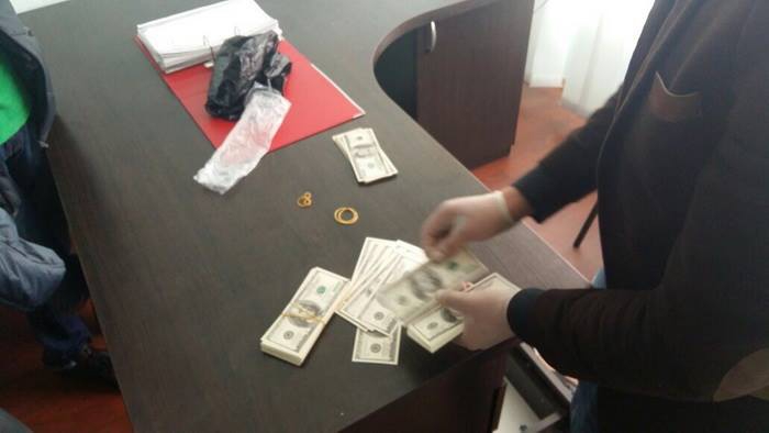 Под Киевом следователь налоговой попался на крупной взятке - 75580 Под Киевом следователь налоговой попался на крупной взятке - фото 75580