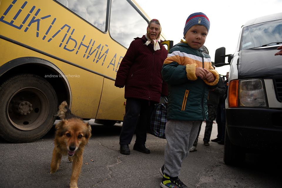 Ад в Калиновке: В сети появились шокирующие фото и видео взрывов, разрушений и эвакуации - 76802 Ад в Калиновке: В сети появились шокирующие фото и видео взрывов, разрушений и эвакуации - фото 76802