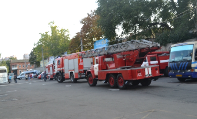 Пожар в Одессе: горел центральный автовокзал - 71172 Пожар в Одессе: горел центральный автовокзал - фото 71172