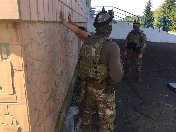 Начальника исправительного учреждения поймали на горячем - 71056 Начальника исправительного учреждения поймали на горячем - фото 71056